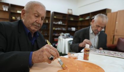Huzurevinde geçen ömür sanatla yeniden renklendi