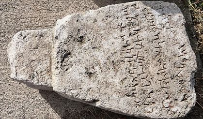 Ardahan kırsalında bulunan Aramice yazıt Kars Müzesi'nde çözümleniyor