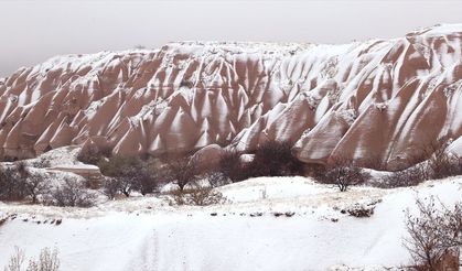Kapadokya'da mevsimin ilk karı yağdı