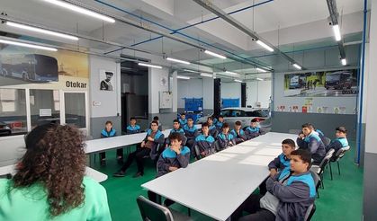 Otokar, elektrikli otomobil sektörünün geleceği öğrencileri yetiştiriyor