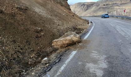Darende-Elbistan Yolunda Heyelan Alarmı: Çatlaklar Ve Çökmeler Endişe Yarattı