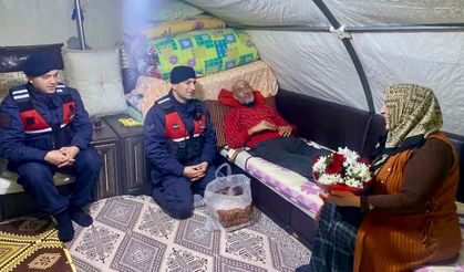 Sevgililer Günü'nde Duygulandıran Talep: 'Eşime Çiçek Getirin'