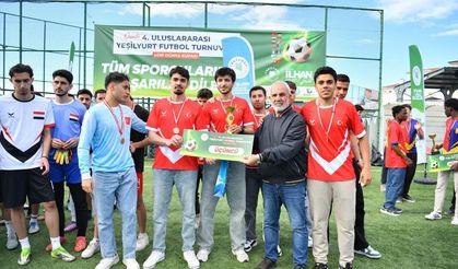 Mini Dünya Kupası'nda Kardeşlik Kazandı: Yeşilyurt'ta Uluslararası Futbol Coşkusu