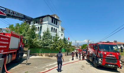 Medresede Korkutan Yangın; Maddi Hasar Oluştu