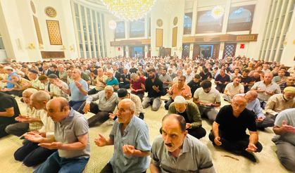 Malatya'da Mevlid Kandili Dualarla İdrak Edildi