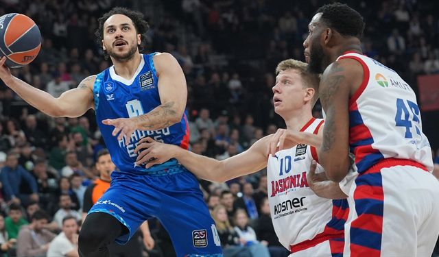 Anadolu Efes, İspanya'nın Baskonia ekibini 92-76 mağlup etti
