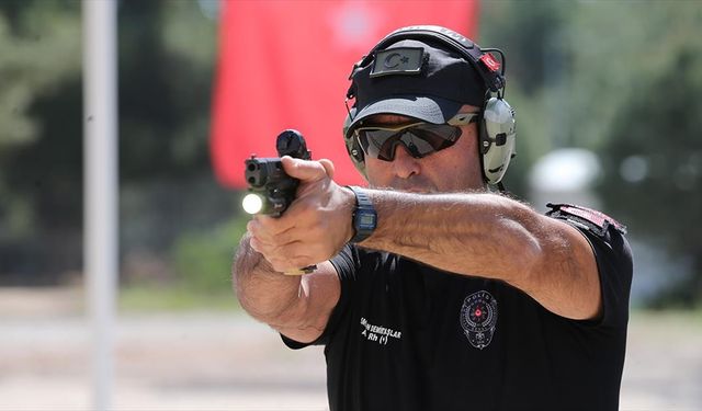 "Antalya emniyetinin Red Kit'i"nden uluslararası atıcılık yarışmasında 3 birincilik