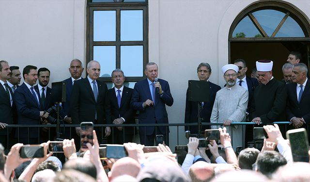 Cumhurbaşkanı Erdoğan, Kireçburnu Gümrükçü İshak Ağa Camisi'nin açılışını gerçekleştirdi