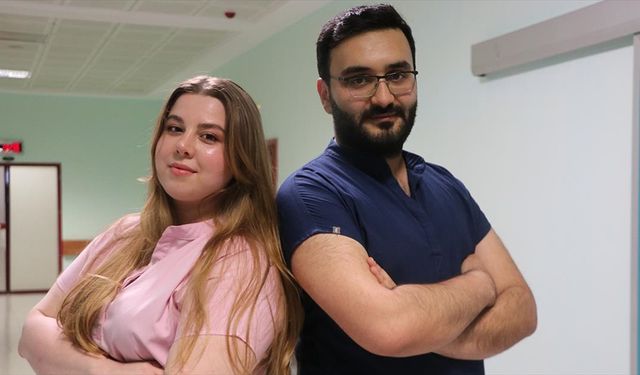 Hemşire çift hastanede ve evde hayatı paylaşıyor