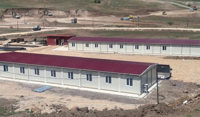 Karmod'dan yumurta tavukçuluğu çalışanlarına konteyner konaklama çözümü