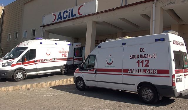 Şanlıurfa'da öğretmenleri taşıyan minibüslerin çarpıştığı kazada 28 kişi yaralandı