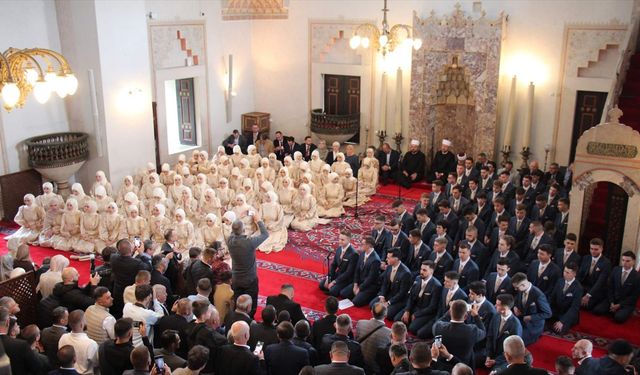 Saraybosna'daki Gazi Hüsrev Bey Medresesi 475'inci mezunlarını verdi