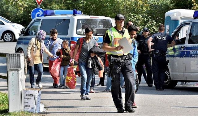 Avrupa'da kadına yönelik şiddet, göçmenlere kötü muamele ve ırkçılık yaygın