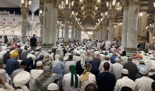 Hacılar, Hazreti Muhammed'in nuruyla aydınlanmış şehir Medine'de