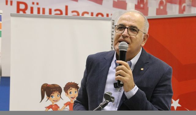 TVF Başkanı Üstündağ, Malatya'da çocukların voleybol antrenmanını izledi