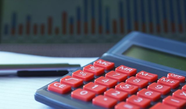 Batı ülkelerinde artan borçlar yeni finansal kriz riskini artırıyor