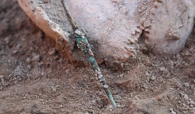 İkiztepe Höyüğü'ndeki kazılarda 'hediyeli mezarlar' ortaya çıkarıldı