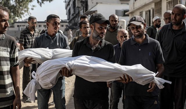 İsrail ordusunun Gazze'ye sabah saatlerinden bu yana düzenlediği saldırılarda 25 Filistinli yaşamını yitirdi