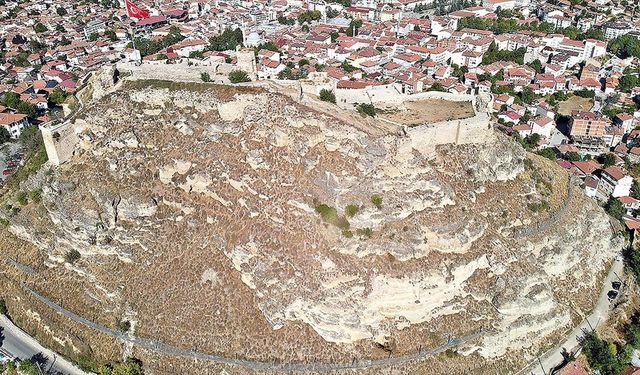 Kastamonu Kalesi'nde yapılan çelik örtüleme tamamlandı