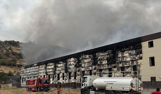 Kayseri'de mobilya fabrikasında çıkan yangın söndürüldü