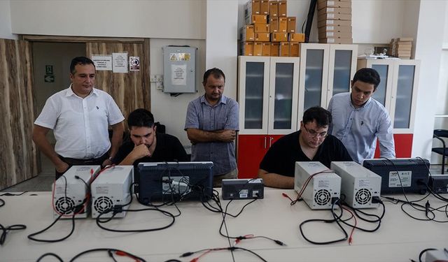 Mersin'de yerli çip tasarlayan öğrenciler TEKNOFEST'te birincilik istiyor