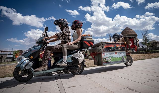 Motosiklet üzerinde 17 aydır köpekleriyle Türkiye'yi turluyorlar