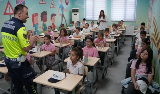 Kocaeli'de geleceğin bilinçli sürücü ve yayaları yetiştiriliyor