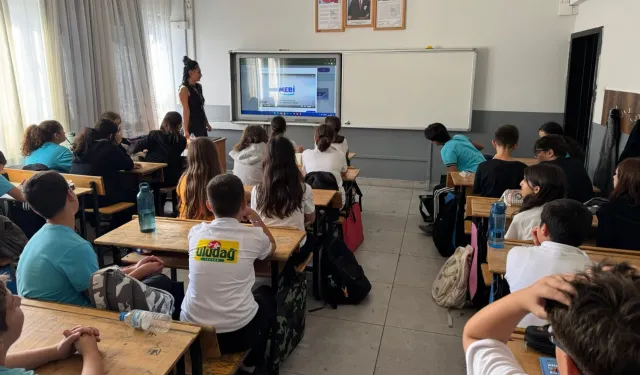 MEBİ Platformu Bursa'daki okullarda eş zamanlı tanıtıldı