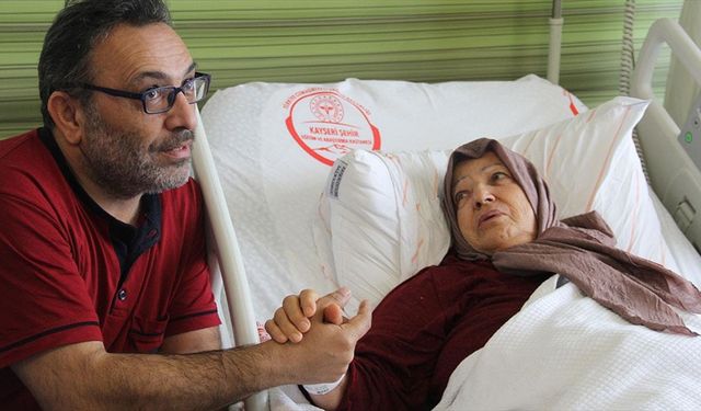 5 gün arayla kalp krizi geçiren anne ve oğlu aynı gün yapılan anjiyoyla sağlığına kavuştu