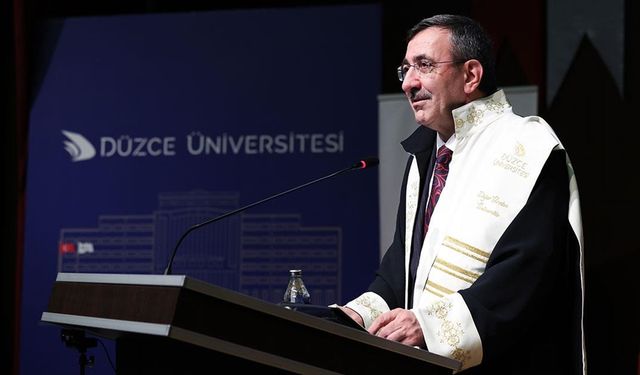 Cumhurbaşkanı Yardımcısı Yılmaz'a Düzce Üniversitesinde 'fahri profesörlük' ünvanı verildi