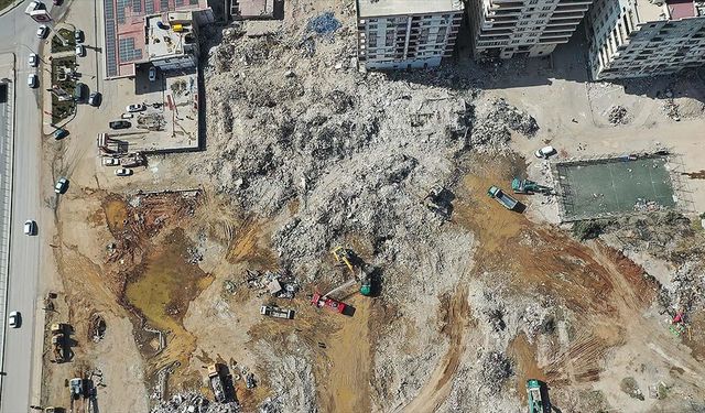 Depremde yıkılan Ebrar Sitesi B Blok davasında verilen hapis cezaları hukuka uygun bulundu