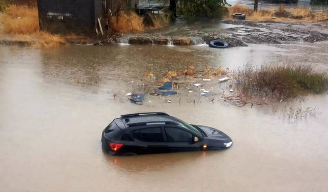 Muğla'da sağanak ve fırtına etkili oluyor