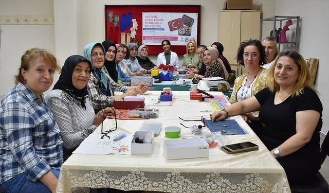 Özel gereksinimli bireylerin anneleri takı tasarımının inceliklerini öğreniyor