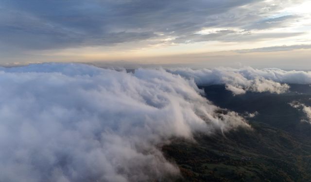 Samsun'da 1650 rakımlı Dürtmen Dağı'ndaki 'sis denizi' dronla görüntülendi
