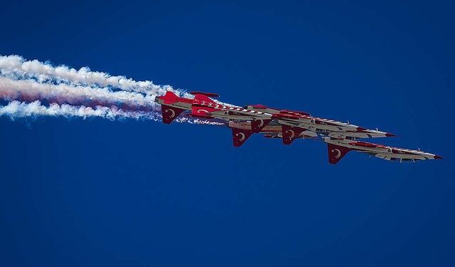 Türk Yıldızları Selimiye Meydanı'nda gösteri uçuşu yapacak