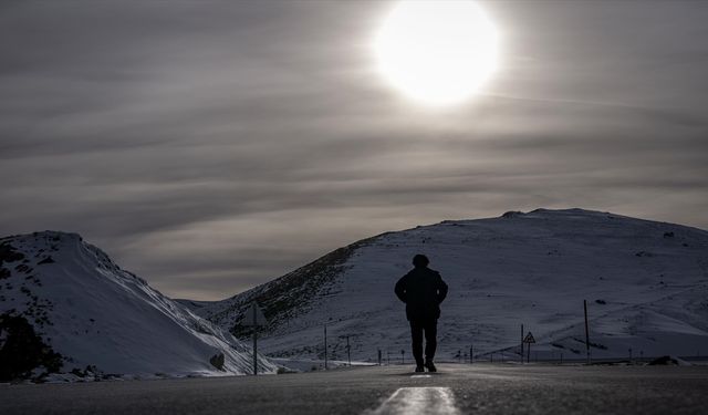 Erzurum, Ardahan ve Kars'ta sis ve soğuk hava etkili oldu
