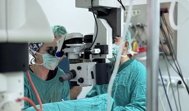 Trabzon'da tek gözüne yapılan kornea nakli 71 yaşındaki hastaya umut oldu