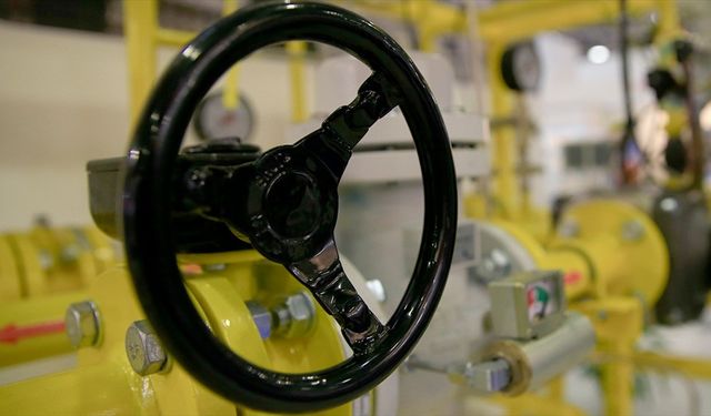 AB, Rusya'dan gaz alımını 2027'de sona erdirecek