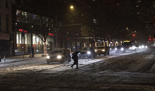 ABD'de etkili olan kar yağışı ulaşımı aksattı ve hasara neden oldu
