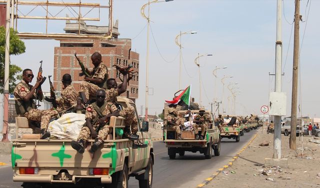 BAE, Suudi Arabistan'la yaşanan gerilimin ardından Yemen'deki 'terörle mücadele ekiplerini' feshetti