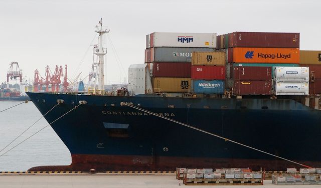 Çin'in ticaret fazlası ilk kez 1 trilyon doları aştı