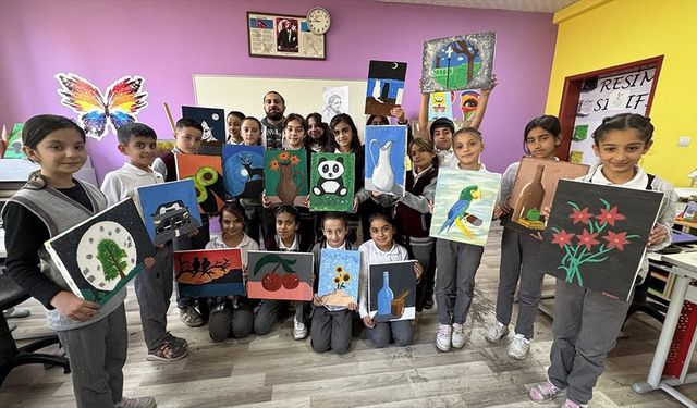 Engelli öğretmen öğrencilerine ilham kaynağı oldu