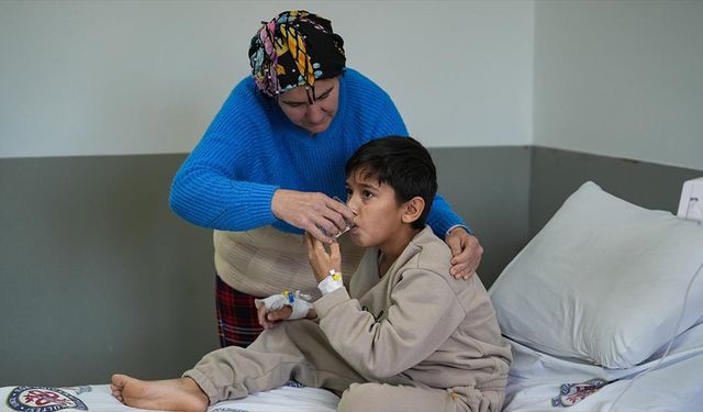 Evladına karaciğer dokusunu veren annenin uyanınca ilk sorusu 'Oğlum yemek yedi mi?' oldu