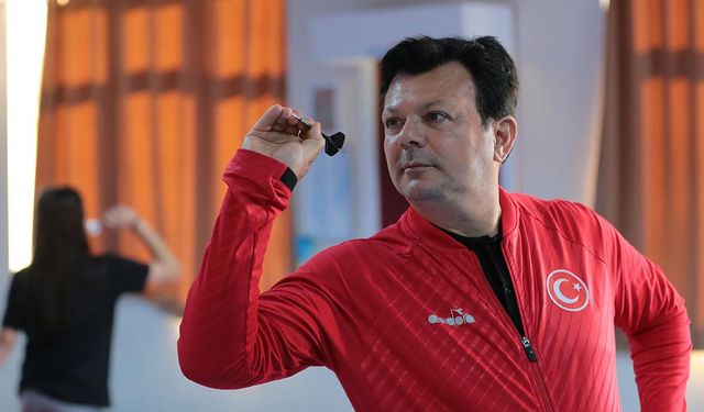 Gardiyan antrenör, 17 yılda dart milli takımına teknik direktör oldu