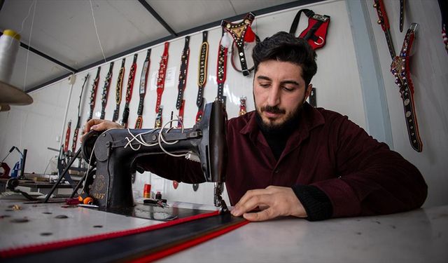 Konteynerde ürettiği köpek tasmalarını 20'den fazla ülkeye ihraç ediyor