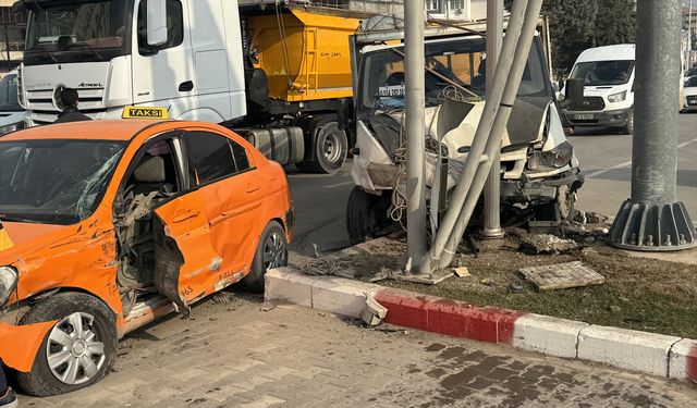 Malatya'da trafik kazalarında 5 kişi yaralandı