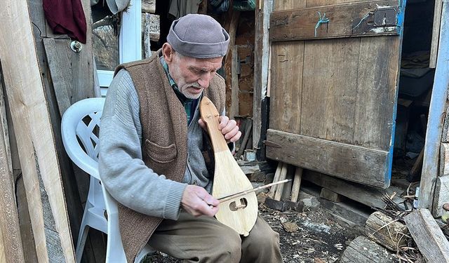 Sandal kürekleri Salih ustanın elinden çıkıyor