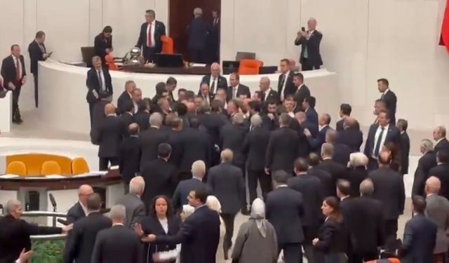 CHP'li Ağbaba'nın Tabutlu Protesto Girişimi Genel Kurulda Gerilime Neden Oldu