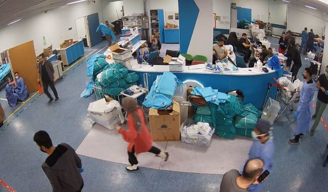 Depremde Kaçmadılar, Hastaya Siper Oldular