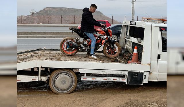 Makas Atıp Akrobasi Yaptılar, Polis Affetmedi